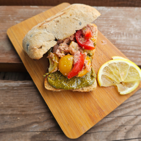 Pisztáciakrémes szendó némi tonhallal