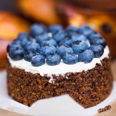 Vörösáfonyás, földimogyorós répatorta