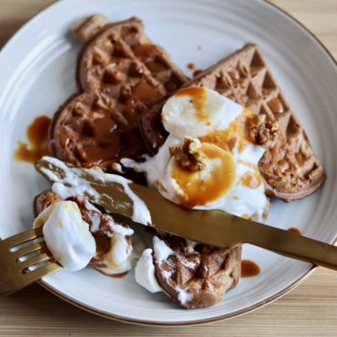 Banoffee Pie Waffles with Rosehip Flour
